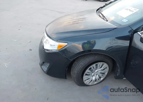 2014 Toyota Camry Le z USA, uszkodzony, nr VIN 4T4BF1FK6ER414178